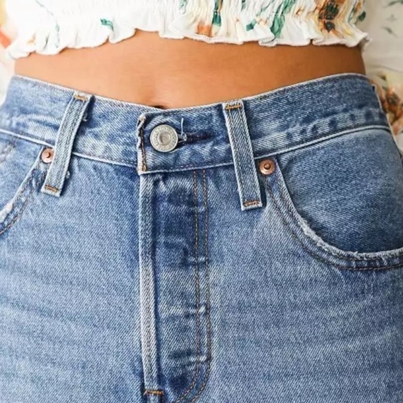 NWT Levi’s 501 High Rise Original Cropped Jeans In Athens Slide - Picture 3 of 11